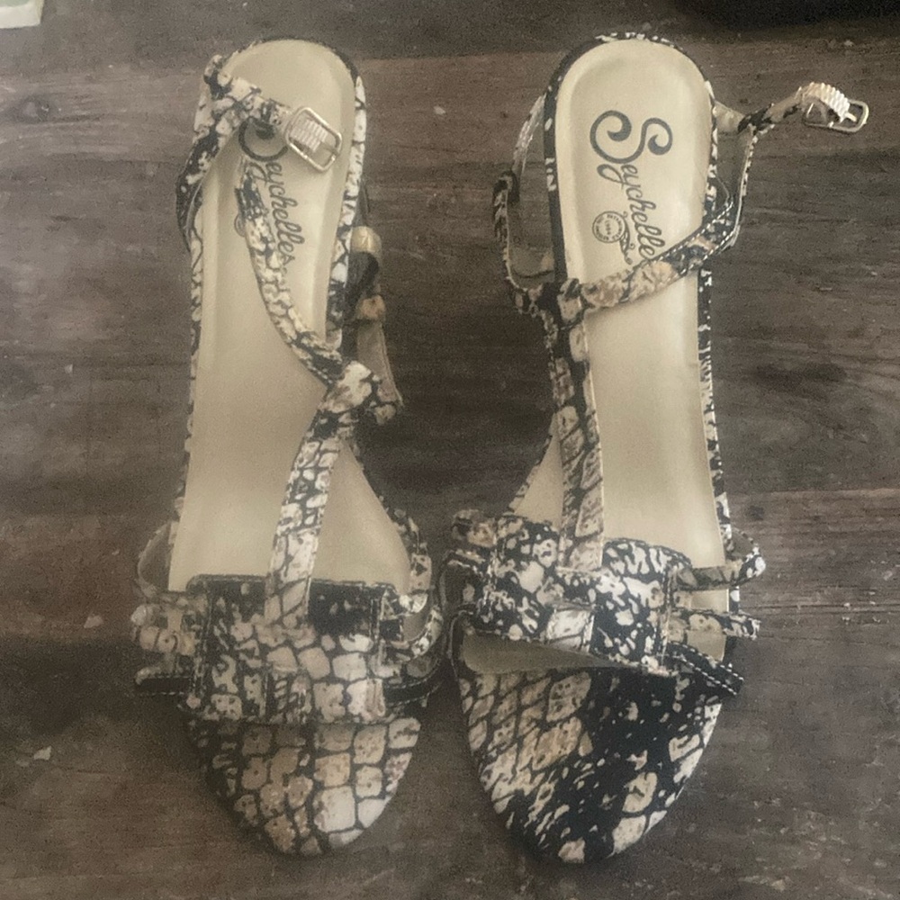 Black and Cream Women's Sandals